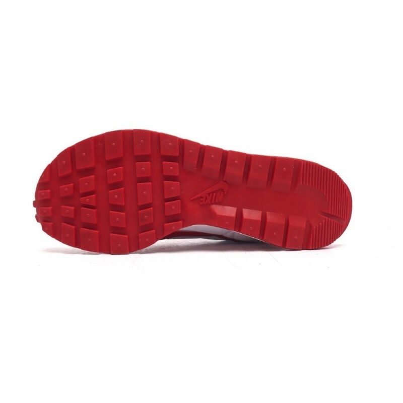【AT1526】Sacai x Nike vaporWaffle ナイキとサカイのコラボレーションによるVaporWaffle 3.0、ランウェイでの大型タイアップモデルスポーツシューズ