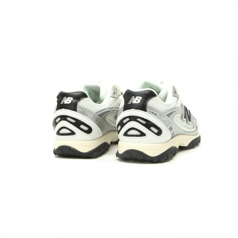 【AT15270】New Balance 204Lシリーズ ローカット レトロランニングシューズ | New Balance