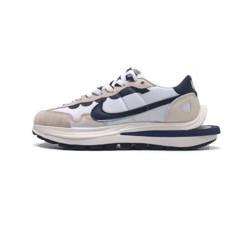 【AT1528】Sacai x Nike vaporWaffle ナイキのサカイとのコラボレーションで、ヴェイパーウォッフルの最新3.0バージョンが登場！ランウェイで一大センセーションを巻き起こす重要なコラボレーションスニーカーです。