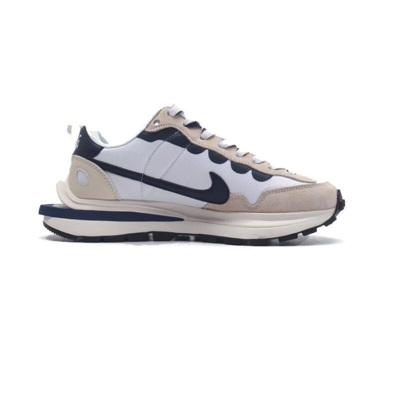 【AT1528】Sacai x Nike vaporWaffle ナイキのサカイとのコラボレーションで、ヴェイパーウォッフルの最新3.0バージョンが登場！ランウェイで一大センセーションを巻き起こす重要なコラボレーションスニーカーです。