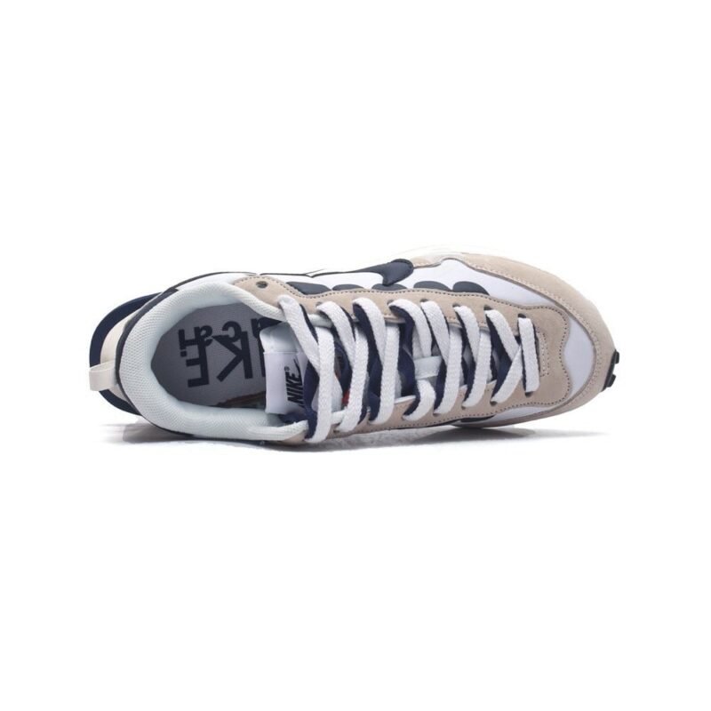 【AT1528】Sacai x Nike vaporWaffle ナイキのサカイとのコラボレーションで、ヴェイパーウォッフルの最新3.0バージョンが登場！ランウェイで一大センセーションを巻き起こす重要なコラボレーションスニーカーです。