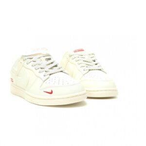 【AT15290】シュプリーム x ナイキ SB ダンク ロー スニーカー | Supreme Nike