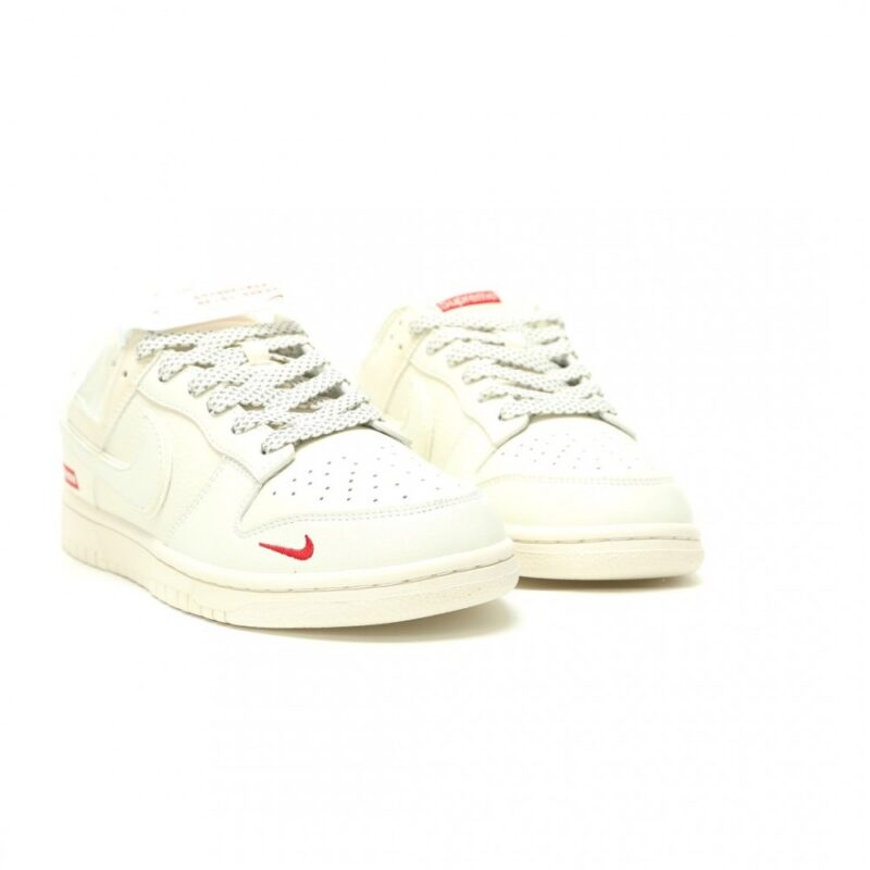 【AT15290】シュプリーム x ナイキ SB ダンク ロー スニーカー | Supreme Nike