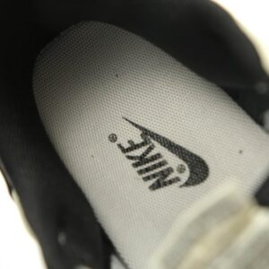 【AT15291】Nike x Stone IslandコラボSB Dunk Lowのスニーカー - スポーツとファッションの融合 | Dunk