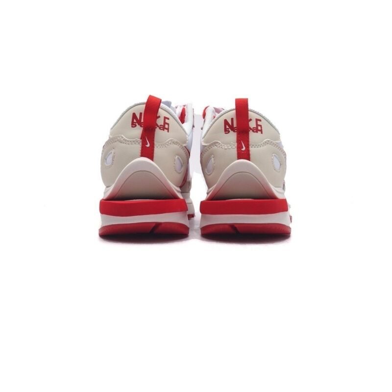 【AT1530】Sacai x Nike vaporWaffle ナイキとサカイのコラボレーション、VaporWaffle 3.0のランウェイヘビーウェイトスペシャルモデルスポーツシューズ