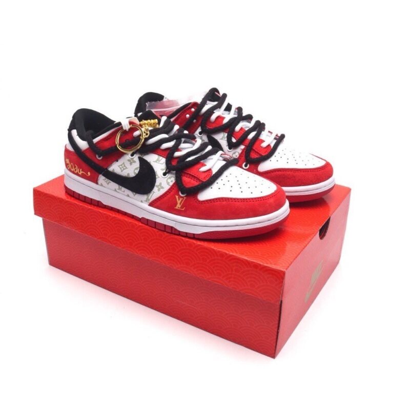 【AT1533】Louis Vuitton x Nike Nike Dunk Low Retro ナイキ ダンク ロー レトロ スニーカー 2024 新年モデル レッドシューズ レトロデザイン ダブルストラップ ルイ・ヴィトンコラボモデル