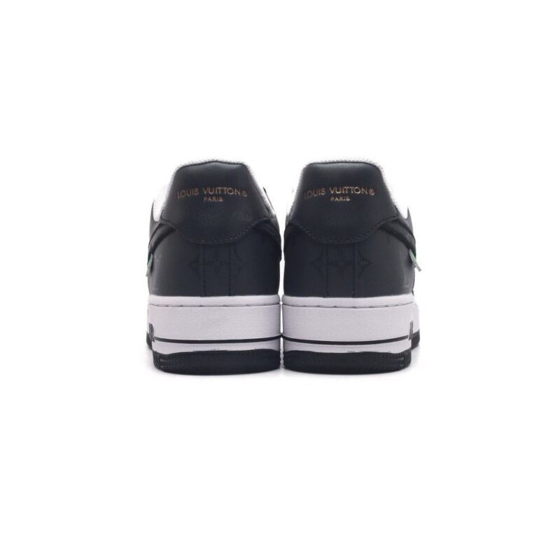 【AT1537】Louis Vuitton x Nike Air Force 1 Low ルイヴィトン×ナイキ エアフォース１ロー。 ハイカット スニーカーは、カジュアルでスポーティーな厚底に高める 当サイトの価格に変更がある場合がございます。
