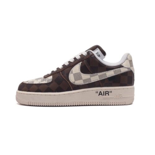 【AT1538】ルイ・ヴィトン×ナイキ エアフォース1ロー Louis Vuitton x Nike Air Force 1 Lowのコラボモデル。ユニバーサルなカジュアルスタイルに厚底とヒールアップ効果を持たせたスポーツシューズ。