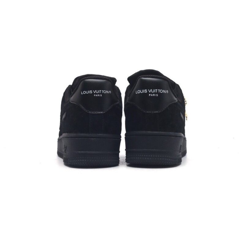 【AT1539】Louis Vuitton x Nike Air Force 1 Low ルイ・ヴィトン×ナイキ エアフォース1ローは、万能でカジュアルなスポーツスニーカーです。