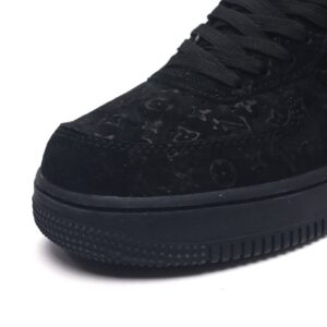 【AT1539】Louis Vuitton x Nike Air Force 1 Low ルイ・ヴィトン×ナイキ エアフォース1ローは、万能でカジュアルなスポーツスニーカーです。