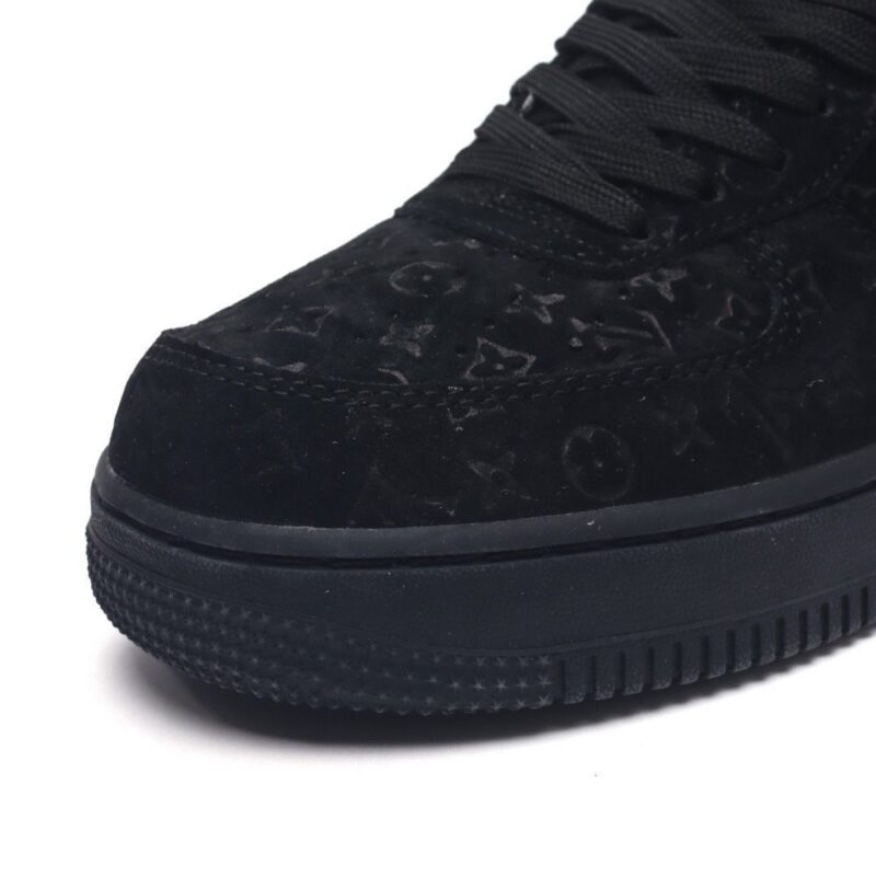 【AT1539】Louis Vuitton x Nike Air Force 1 Low ルイ・ヴィトン×ナイキ エアフォース1ローは、万能でカジュアルなスポーツスニーカーです。