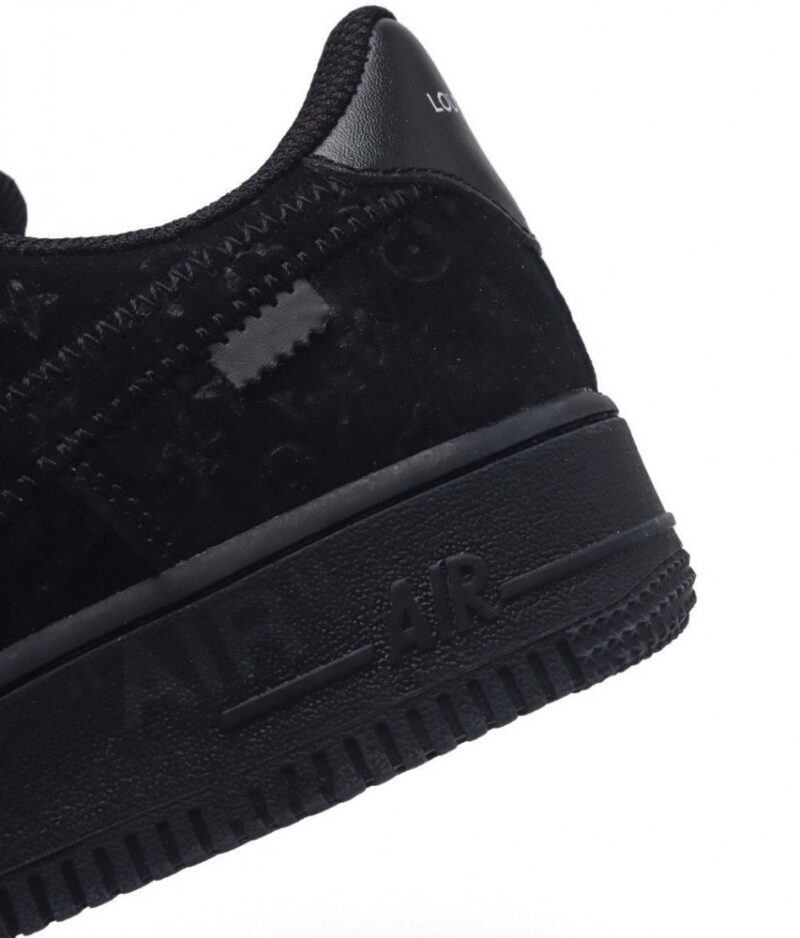 【AT1539】Louis Vuitton x Nike Air Force 1 Low ルイ・ヴィトン×ナイキ エアフォース1ローは、万能でカジュアルなスポーツスニーカーです。