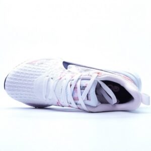 【AT1541】Nike REACT INFINITY RUN FK 3の新しいカラーバリエーション（全9種類）は、ランニング目標を達成するのに役立つ、テスト済みのランニングシューズです。