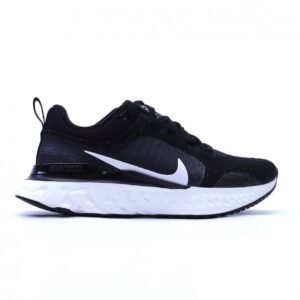 【AT1541】Nike REACT INFINITY RUN FK 3の新しいカラーバリエーション（全9種類）は、ランニング目標を達成するのに役立つ、テスト済みのランニングシューズです。