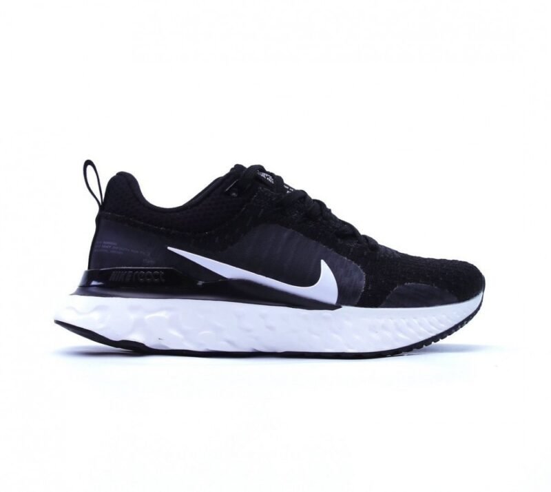 【AT1541】Nike REACT INFINITY RUN FK 3の新しいカラーバリエーション（全9種類）は、ランニング目標を達成するのに役立つ、テスト済みのランニングシューズです。
