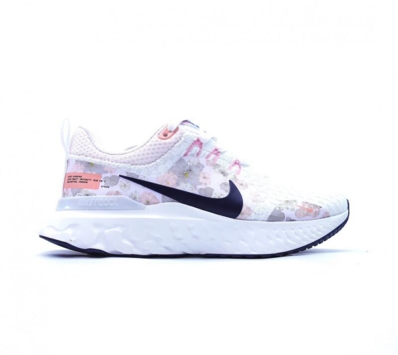 【AT1541】Nike REACT INFINITY RUN FK 3の新しいカラーバリエーション（全9種類）は、ランニング目標を達成するのに役立つ、テスト済みのランニングシューズです。