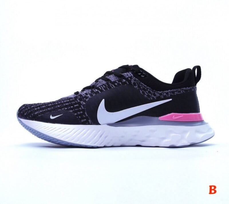 【AT1541】Nike REACT INFINITY RUN FK 3の新しいカラーバリエーション（全9種類）は、ランニング目標を達成するのに役立つ、テスト済みのランニングシューズです。