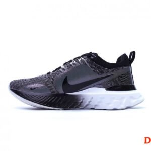 【AT1541】Nike REACT INFINITY RUN FK 3の新しいカラーバリエーション（全9種類）は、ランニング目標を達成するのに役立つ、テスト済みのランニングシューズです。