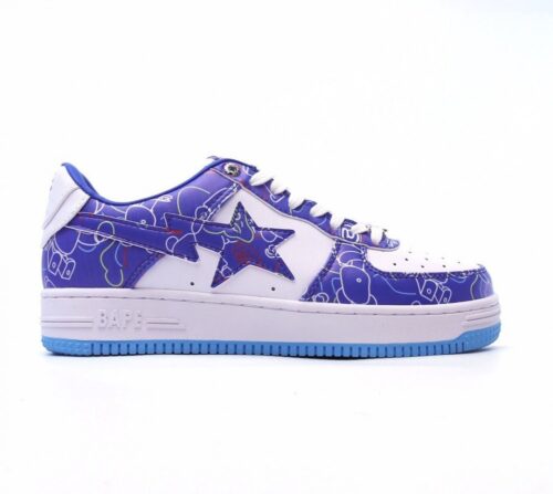 【AT1542】A Bathing Ape（ア ベイシング エイプ）/ BAPE（ベイプ）のメンズ・レディースのスポーツシューズは、復古的なスニーカーで、アップグレードされたオリジナルの足型やデータに基づいて開発されています。超柔らかいレザー素材のアッパーを採用し、全足にエアソールクッションを内蔵しています