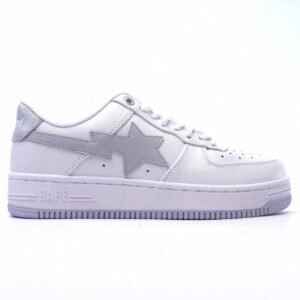 【AT1561】A Bathing Ape/アイエープ 男女スポーツシューズ レトロスニーカー。オリジナルの楦や型紙をアップグレードし、超柔らかいレザー素材を使用しています。フルレングスのair soleエアソールが内蔵されています。