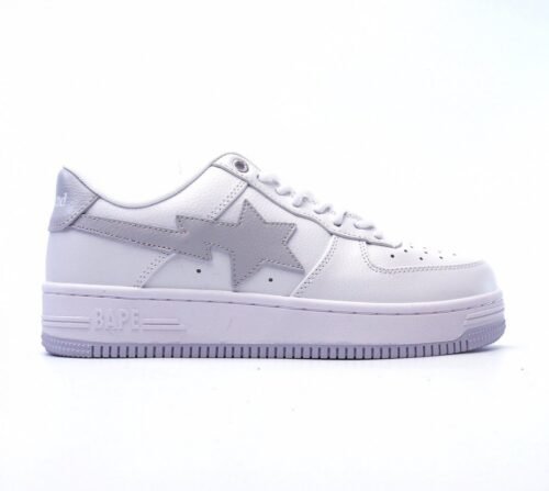 【AT1561】A Bathing Ape/アイエープ 男女スポーツシューズ レトロスニーカー。オリジナルの楦や型紙をアップグレードし、超柔らかいレザー素材を使用しています。フルレングスのair soleエアソールが内蔵されています。
