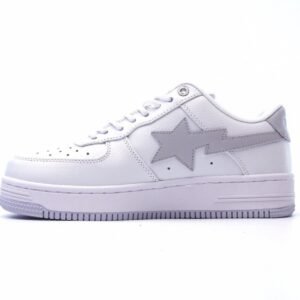 【AT1561】A Bathing Ape/アイエープ 男女スポーツシューズ レトロスニーカー。オリジナルの楦や型紙をアップグレードし、超柔らかいレザー素材を使用しています。フルレングスのair soleエアソールが内蔵されています。