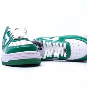 【AT1563】A Bathing Ape/アベイシングエイプ メンズレディーススポーツシューズレトロボードシューズ。オリジナルの最終版データ開発、超ソフトレザー素材を使用し、フルソールエアソールクッションを内蔵しています。
