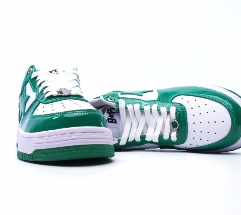 【AT1563】A Bathing Ape/アベイシングエイプ メンズレディーススポーツシューズレトロボードシューズ。オリジナルの最終版データ開発、超ソフトレザー素材を使用し、フルソールエアソールクッションを内蔵しています。
