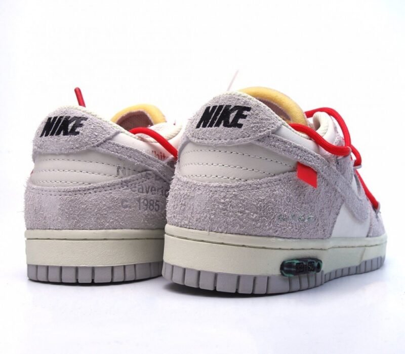 【AT1578】Off-White™ x Nike SB Dunk Low Lot 再度、VIRGIL ABLOHデザイナーの独立ブランドOff-White™とNikeのコラボレーションによるSB Dunk Low Lot"The 33/50"スラムダンクシリーズのローカットクラシックで合わせやすいカジュアルスポーツシューズ