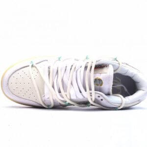 【AT1579】Off-White™ x Nike SB Dunk 再び、VIRGIL ABLOHデザイナーの独立ブランドOff-White™とNikeのコラボレーション、SB Dunk Low Lot"The 33/50"ダンクシリーズのローカットクラシックで万能なカジュアルスポーツシューズです。