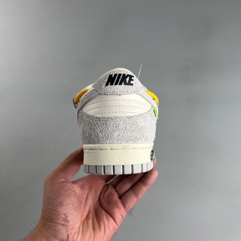 【AT1581】ナイキOFF-WHITE x Nike Dunk Low “The 50” 重要なコラボレーション、起毛スウェードとレザーの組み合わせで魅力的なシューズデザインが統一され、30から40までのサイズであり、質感がより一層高くなっています。