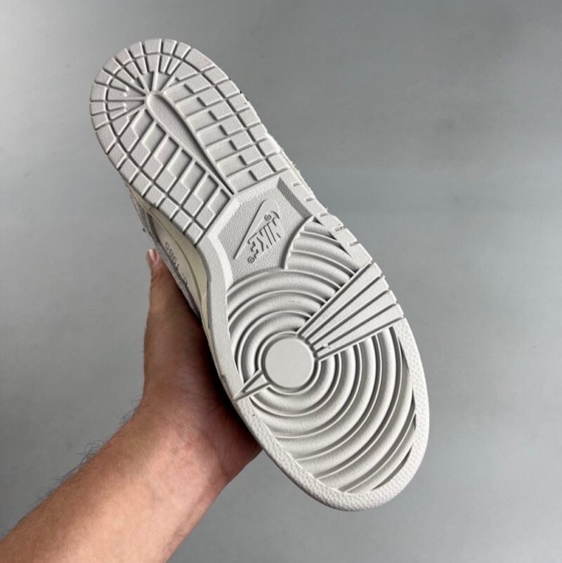【AT1581】ナイキOFF-WHITE x Nike Dunk Low “The 50” 重要なコラボレーション、起毛スウェードとレザーの組み合わせで魅力的なシューズデザインが統一され、30から40までのサイズであり、質感がより一層高くなっています。