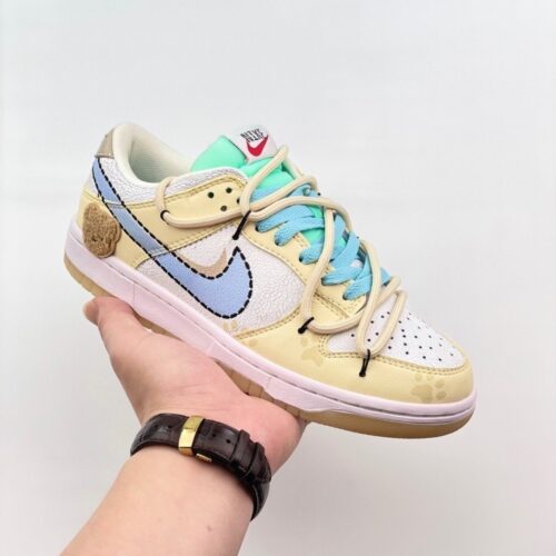 【AT1585】Nike SB Dunk Low GS"Black Grey" Nike/ナイキ 男女用シューズのサイズはハーフサイズで、アップデートされたデータは細身でつま先が尖ったデザインです。柔らかい牛剖皮革のアッパーマテリアルを使用し、インソールにはEVAクッション素材とバックグルーを埋め込んでいます。アウトソールにはつま先が尖った摩耗に強いラバーが使用されています。