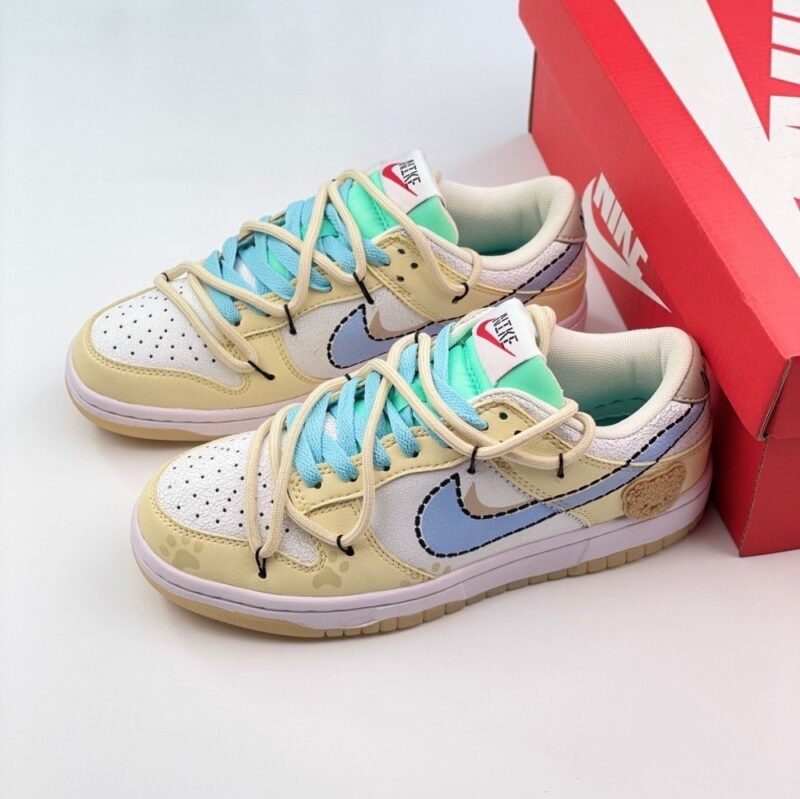 【AT1585】Nike SB Dunk Low GS"Black Grey" Nike/ナイキ 男女用シューズのサイズはハーフサイズで、アップデートされたデータは細身でつま先が尖ったデザインです。柔らかい牛剖皮革のアッパーマテリアルを使用し、インソールにはEVAクッション素材とバックグルーを埋め込んでいます。アウトソールにはつま先が尖った摩耗に強いラバーが使用されています。