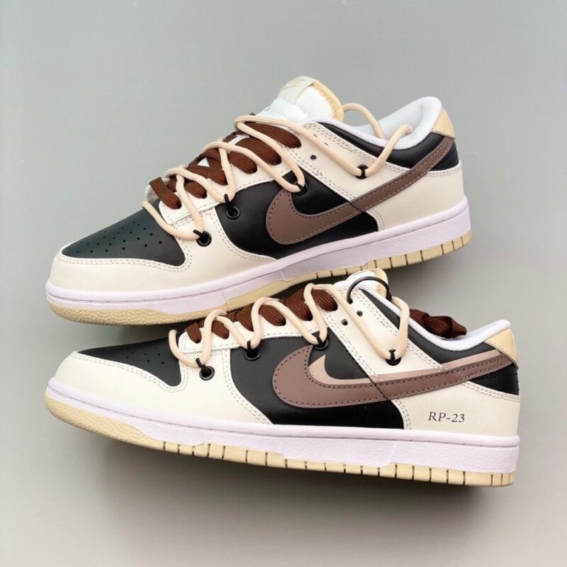 【AT1586】Nike SB Dunk Low GS"Black Grey" ナイキのメンズとレディースの靴は半サイズで、データ更新された細めで翘めた形状です。柔らかい牛皮革のアッパーマテリアルを使用し、インソールにはEVAクッション素材とバックグラスを採用し、アウトソールには翘めたつま先と耐摩耗性のあるラバー素材を使用しています。