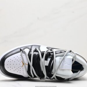 【AT1587】Off-White™のディストーションスタイルを取り入れた、Nike SB Dunk Low "Milk White/Pink/Smile" ダンクシリーズのローカットカジュアルスケートボードシューズ