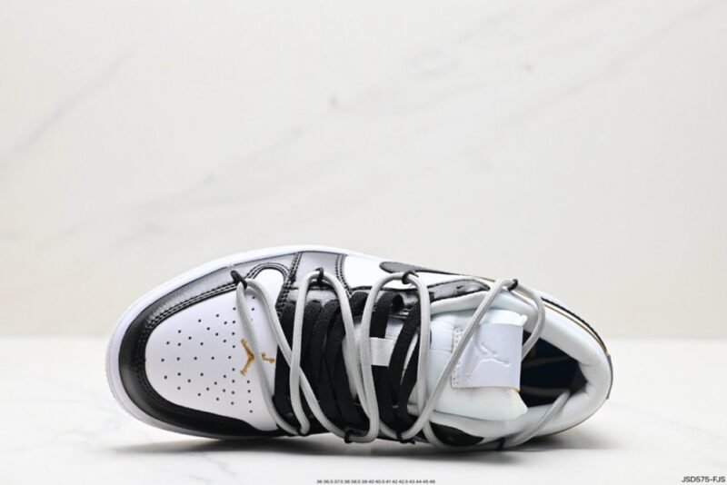 【AT1587】Off-White™のディストーションスタイルを取り入れた、Nike SB Dunk Low "Milk White/Pink/Smile" ダンクシリーズのローカットカジュアルスケートボードシューズ