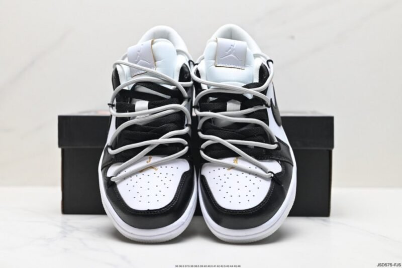 【AT1587】Off-White™のディストーションスタイルを取り入れた、Nike SB Dunk Low "Milk White/Pink/Smile" ダンクシリーズのローカットカジュアルスケートボードシューズ