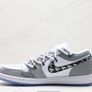 【AT1588】Off-White™のデコンストラクションのカスタム、Nike SB Dunk Low "Milk White/Pink/Smile" ダンクシリーズのローカットスケートボードスニーカー