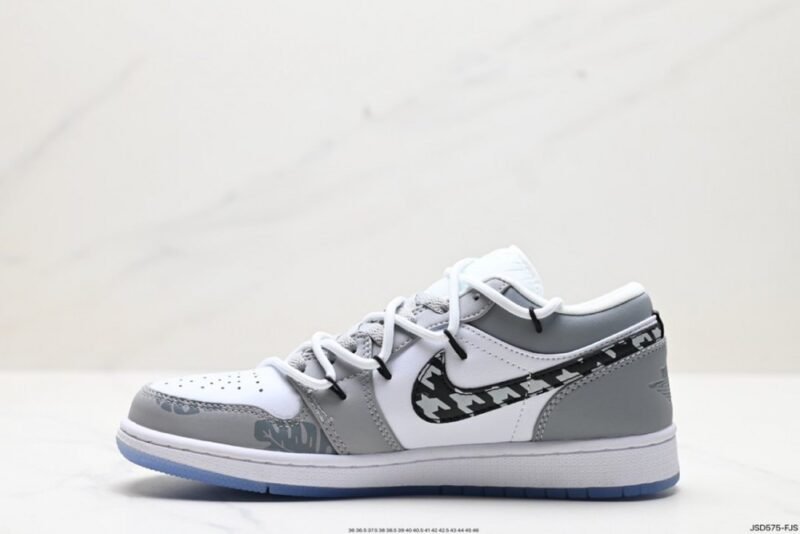 【AT1588】Off-White™のデコンストラクションのカスタム、Nike SB Dunk Low "Milk White/Pink/Smile" ダンクシリーズのローカットスケートボードスニーカー