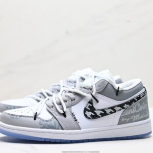 【AT1588】Off-White™のデコンストラクションのカスタム、Nike SB Dunk Low "Milk White/Pink/Smile" ダンクシリーズのローカットスケートボードスニーカー