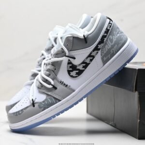 【AT1588】Off-White™のデコンストラクションのカスタム、Nike SB Dunk Low "Milk White/Pink/Smile" ダンクシリーズのローカットスケートボードスニーカー