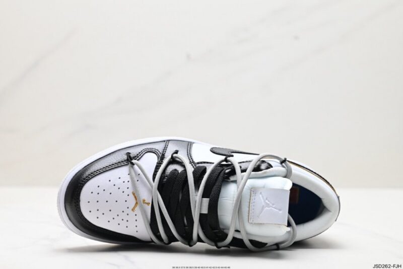 【AT1589】オリジナルの靴型をアップグレードし、柔らかいリッチグレイン牛革を使用した、Off-White™のディストーション風デザインを施したナイキAir Jordan 1 Low"Chinese Style"AJ1。内部にはエアクッションと耐摩耗性のあるラバーソールが内蔵されています。