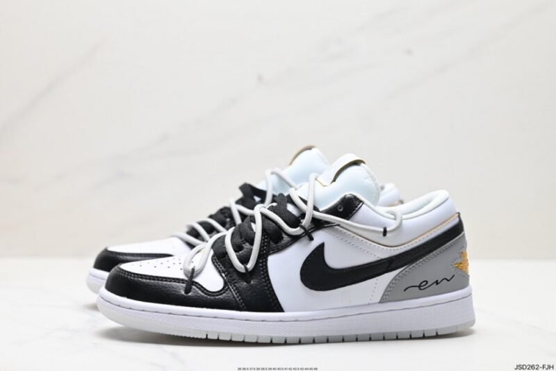 【AT1589】オリジナルの靴型をアップグレードし、柔らかいリッチグレイン牛革を使用した、Off-White™のディストーション風デザインを施したナイキAir Jordan 1 Low"Chinese Style"AJ1。内部にはエアクッションと耐摩耗性のあるラバーソールが内蔵されています。