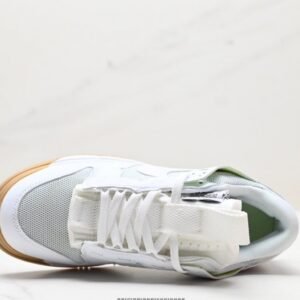 【AT1590】登山やアウトドアの機能要素を取り入れた、VIRGIL ABLOHデザイナーの独立ブランドOff-White™ x Futura x Nike SB Dunk Pine Green OWコラボシリーズのローカットクラシックで万能なカジュアルスポーツシューズ。