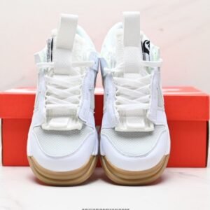 【AT1590】登山やアウトドアの機能要素を取り入れた、VIRGIL ABLOHデザイナーの独立ブランドOff-White™ x Futura x Nike SB Dunk Pine Green OWコラボシリーズのローカットクラシックで万能なカジュアルスポーツシューズ。