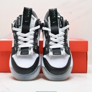 【AT1592】Off-White™ x Futura x Nike SB DunkPine Green OW VIRGIL ABLOH デザイナーによる独立ブランドOff-White™とFutura、 Nike SB Dunk Pine Green OWの登山用アウトドア機能要素を融合したコラボレーション商品。