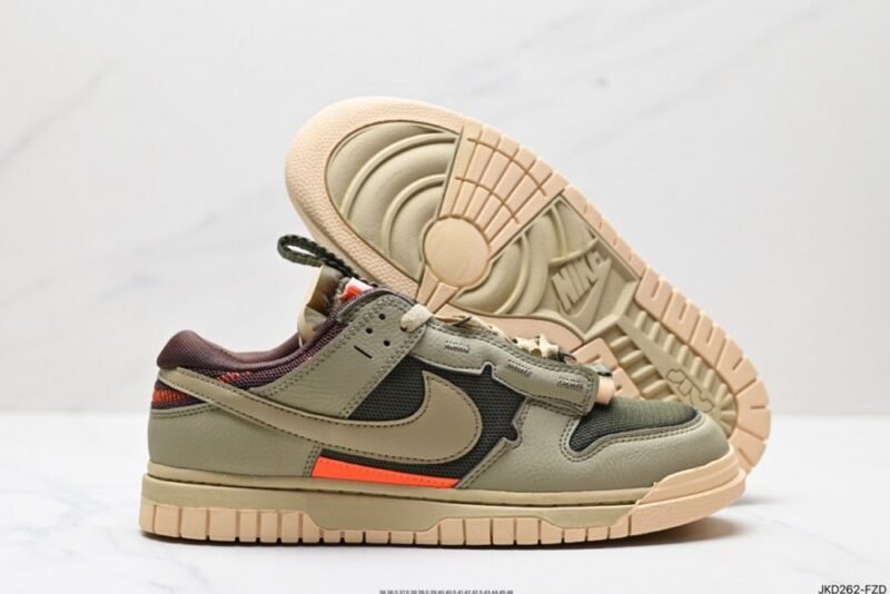 【AT1593】Off-White™ x Futura x Nike SB DunkPine Green OW 山登りやアウトドアの機能要素を取り入れた、VIRGIL ABLOHデザイナーの独立ブランドOff-White™ x Futura x Nike SB Dunk Pine Green OW.