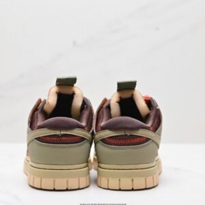 【AT1593】Off-White™ x Futura x Nike SB DunkPine Green OW 山登りやアウトドアの機能要素を取り入れた、VIRGIL ABLOHデザイナーの独立ブランドOff-White™ x Futura x Nike SB Dunk Pine Green OW.