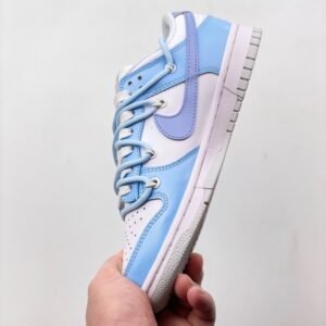 【AT1594】Off-White™のデコンストラクト風カスタム、Nike SB Dunk Low”Milk White/Pink/Smile“ダンクシリーズのローカットカジュアルスケートボードシューズ